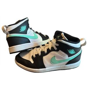 Nike Air Jordan 1 Black and Teal High-Top Sneakers 3y